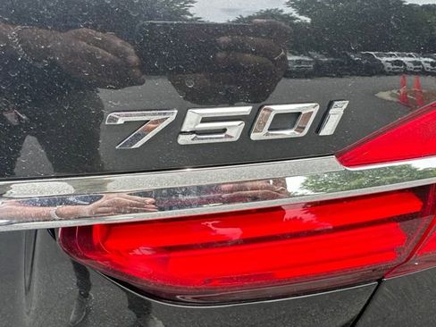 Used 2017 BMW 750i RWD image 27
