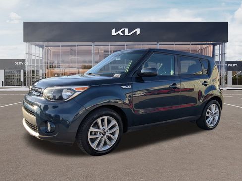 Certified 2017 Kia Soul + w/ UVO Package image 6