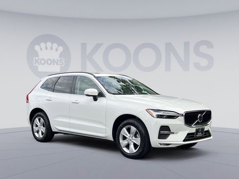 Used 2022 Volvo XC60 B5 Momentum AWD/4WD image 2