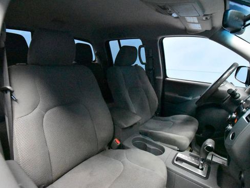 Used 2017 Nissan Frontier SV w/ SV Value Truck Package AWD/4WD image 25