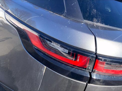 Used 2018 Land Rover Range Rover Velar R-Dynamic SE image 29