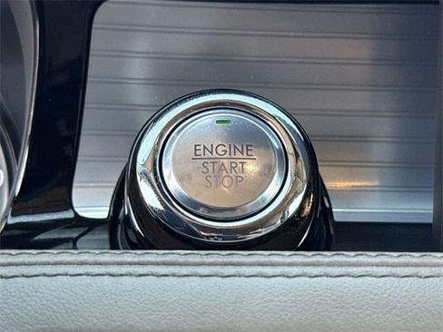 Used 2021 Lincoln Corsair FWD w/ Premium Package image 37