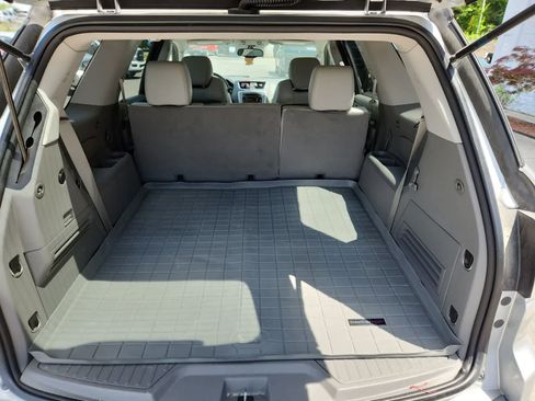 Used 2014 GMC Acadia SLT image 25