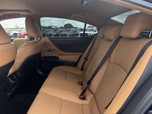 Used 2025 Lexus ES 350 w/ Premium Package FWD image 29