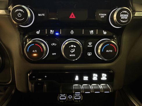 Used 2021 RAM 1500 Laramie w/ Sport Appearance Package AWD/4WD image 26