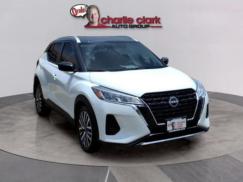Used 2024 Nissan Kicks SV FWD image 7