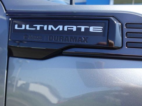 Used 2024 GMC Sierra 2500 Denali Ultimate AWD/4WD image 11