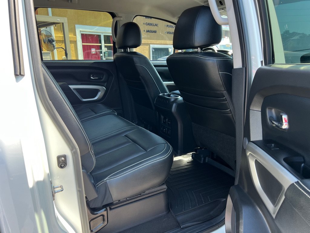 Used 2018 Nissan Titan PRO-4X w/ Pro-4x Convenience Package AWD/4WD image 24