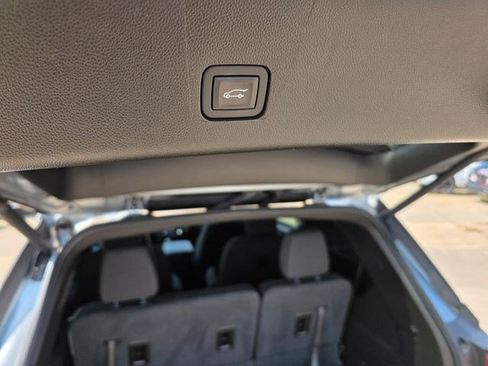 Used 2023 Chevrolet Traverse LT AWD/4WD image 12