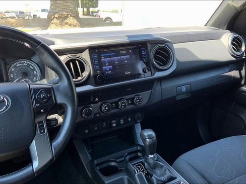 Used 2019 Toyota Tacoma TRD Off-Road image 6
