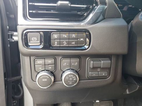 New 2026 GMC Yukon Elevation image 29