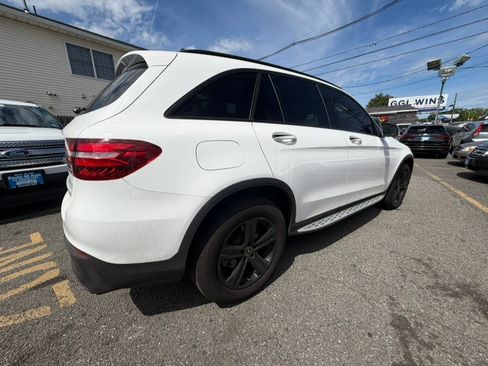 Used 2017 Mercedes-Benz GLC 300 4MATIC image 4