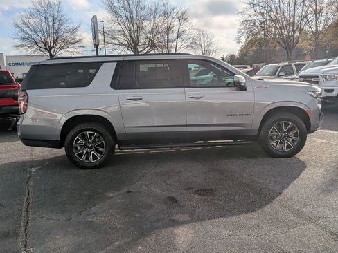 Certified 2024 Chevrolet Suburban Z71 w/ Luxury Package image 10