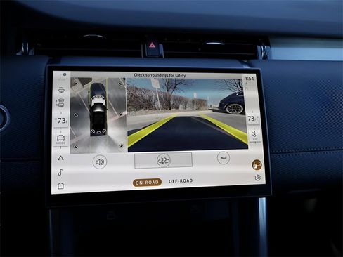 Certified 2025 Land Rover Discovery Sport Dynamic SE image 26