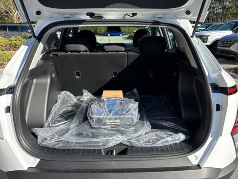 Used 2026 Hyundai Kona SE FWD image 18
