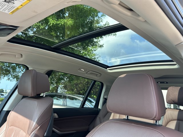 Used 2020 BMW X7 xDrive40i w/ Premium Package AWD/4WD image 17