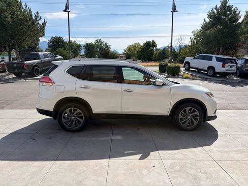 Used 2016 Nissan Rogue SL w/ SL Premium Package AWD/4WD image 3
