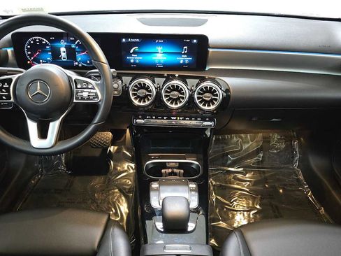 Used 2022 Mercedes-Benz A 220 image 18