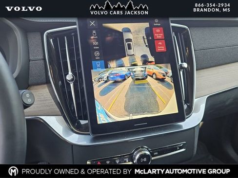 New 2025 Volvo XC90 T8 Plus w/ Protection Package Premier image 11