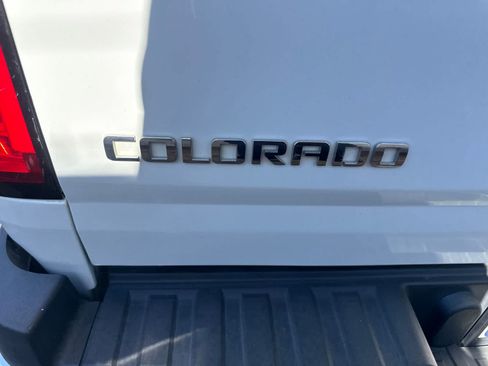 Used 2020 Chevrolet Colorado W/T w/ WT Convenience Package RWD image 10