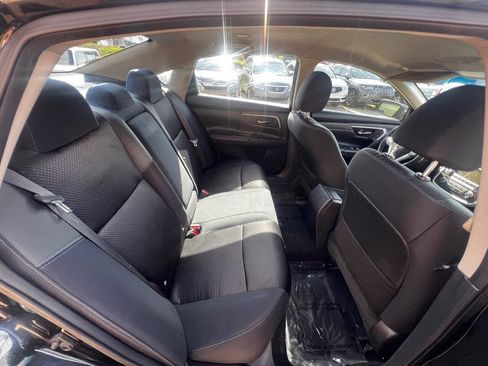 Used 2016 Nissan Altima 2.5 SR FWD image 11