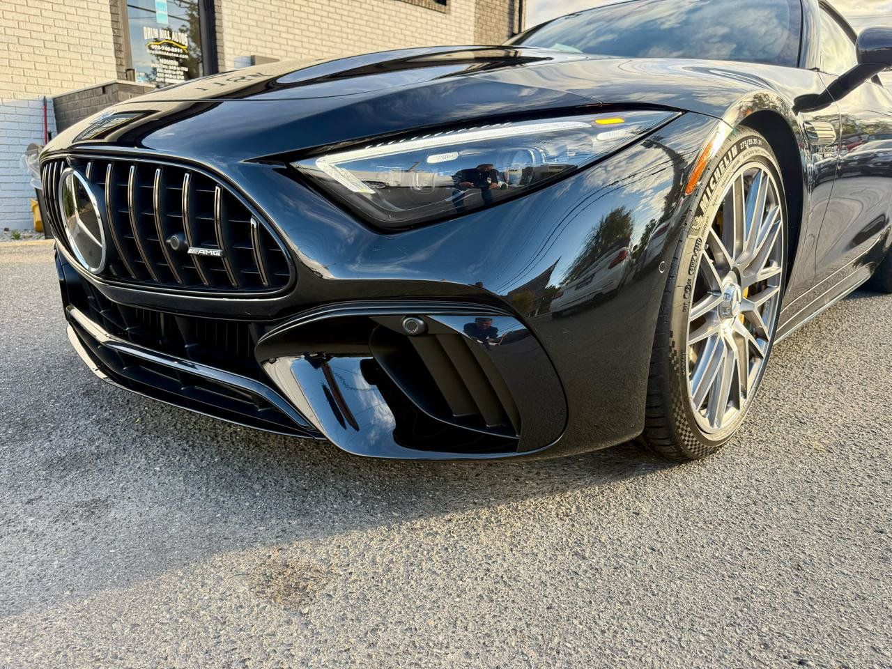 Used 2022 Mercedes-Benz SL 63 AMG 4MATIC w/ Driver Assistance Package image 8