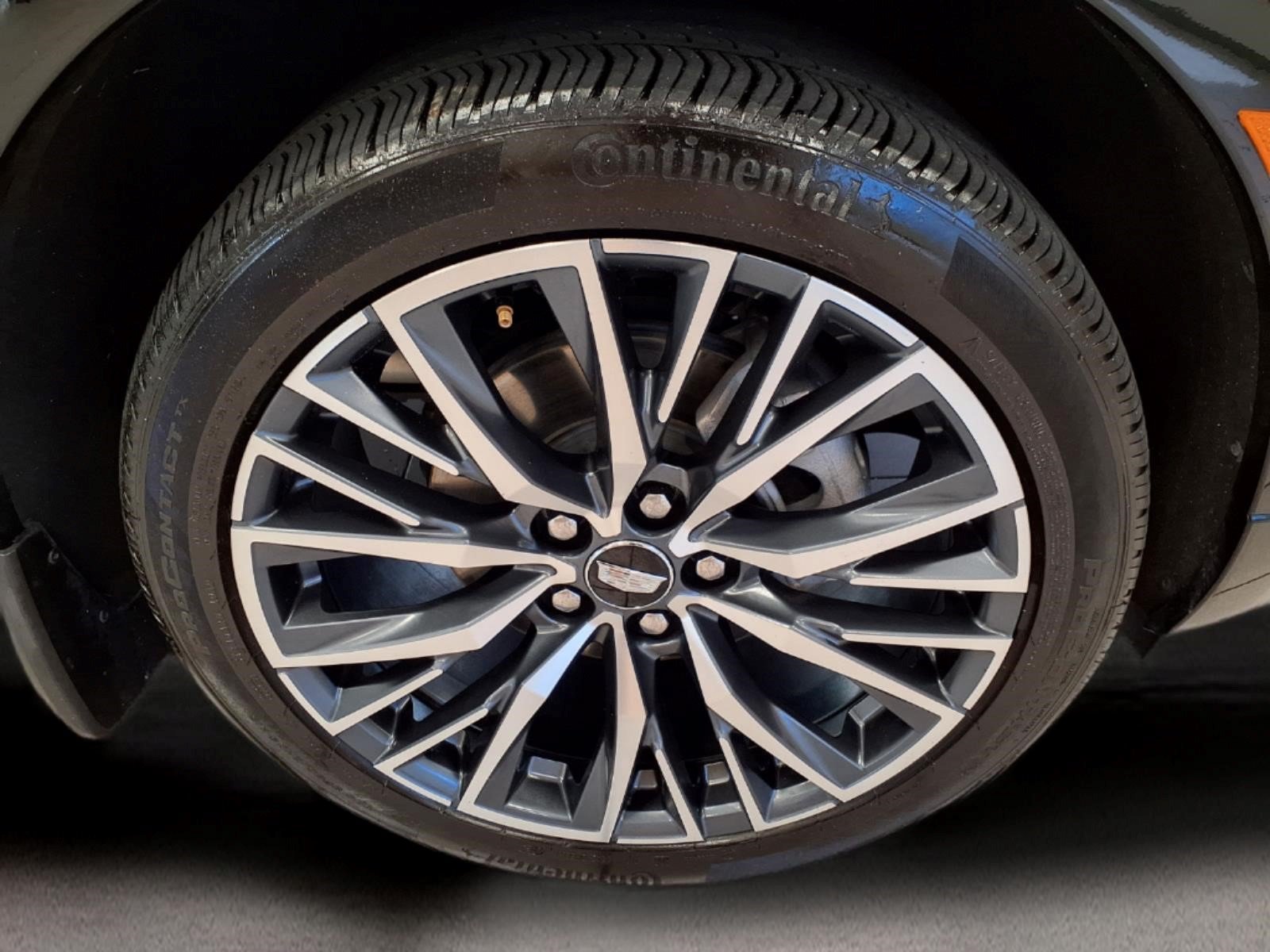 Certified 2025 Cadillac XT4 Sport FWD image 8