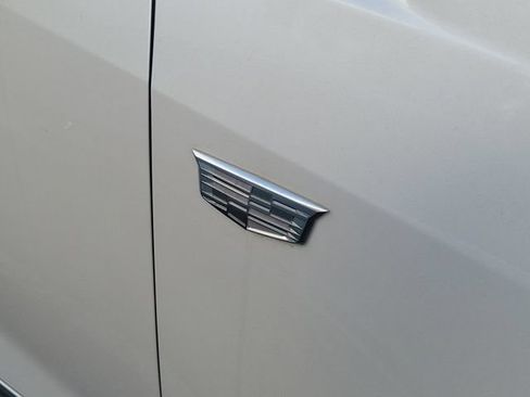 Used 2020 Cadillac XT5 Sportv w/ LPO, Illumination Package AWD/4WD image 4