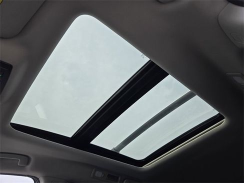 New 2025 Nissan Pathfinder Platinum w/ Black Appearance Package image 8