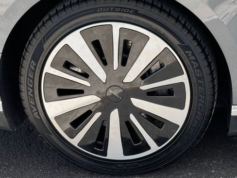 Used 2024 Lucid Air Touring AWD/4WD image 12
