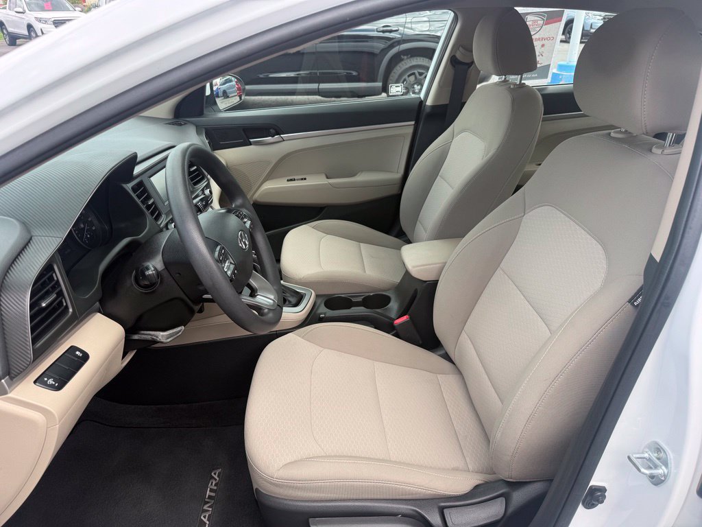 Used 2019 Hyundai Elantra SE FWD image 40