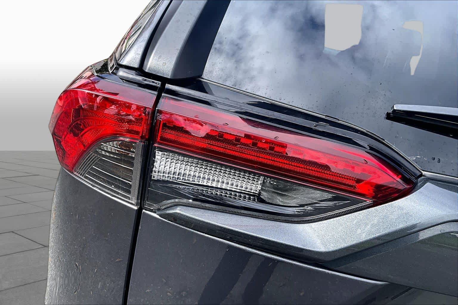 Used 2025 Toyota RAV4 LE AWD/4WD image 28