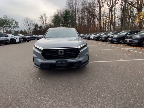 Used 2023 Honda CR-V EX image 3