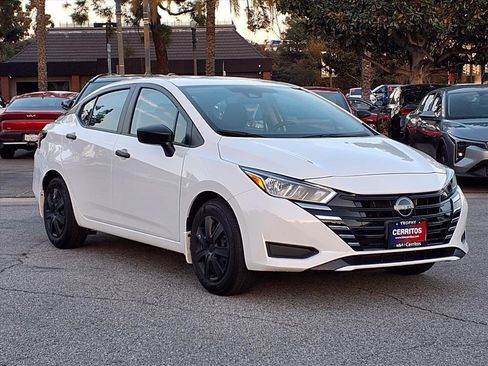 Used 2024 Nissan Versa S w/ Trunk Package image 7