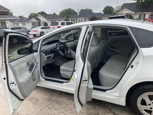 Used 2015 Toyota Prius Three FWD image 9