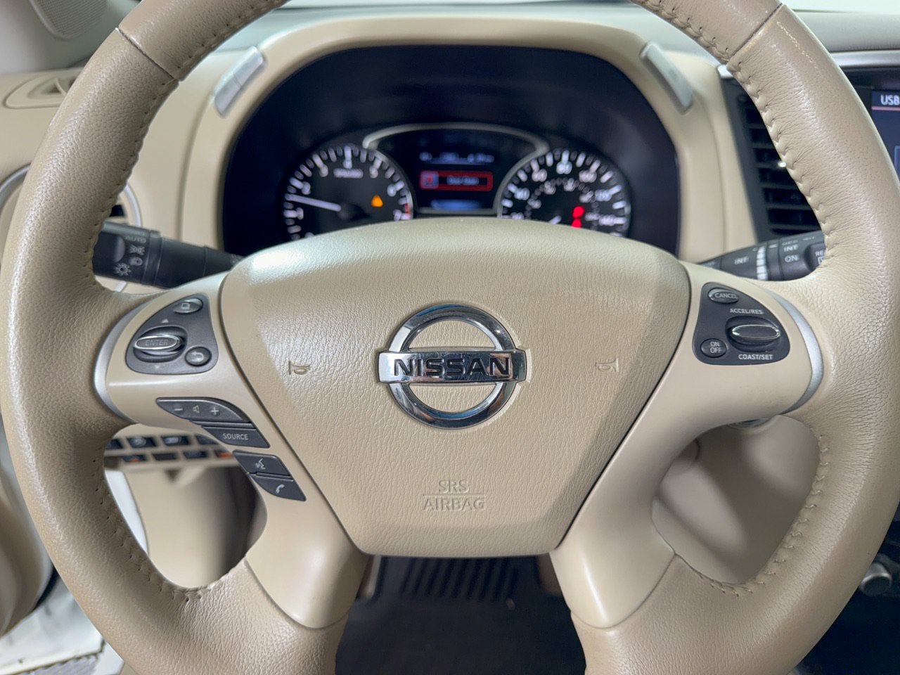 Used 2015 Nissan Pathfinder Platinum FWD image 11