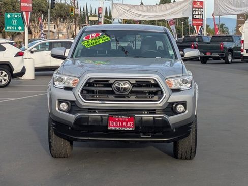 Used 2019 Toyota Tacoma SR5 image 2
