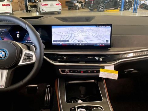 New 2026 BMW X5 xDrive50e image 6