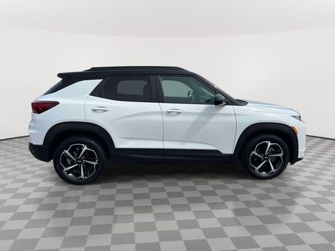 Used 2023 Chevrolet TrailBlazer RS w/ Sun and Liftgate Package image 4