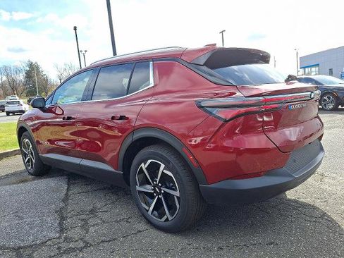 New 2026 Chevrolet Equinox EV LT image 3