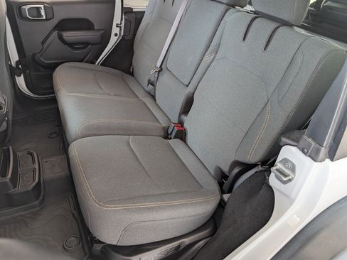 Used 2025 Jeep Wrangler Willys image 17