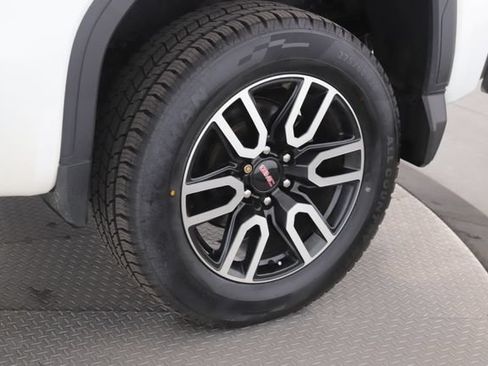 Used 2022 GMC Sierra 1500 AT4 w/ AT4 Premium Package AWD/4WD image 14