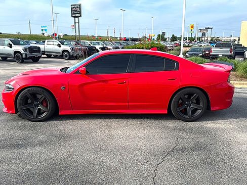 Used 2018 Dodge Charger SRT Hellcat RWD image 4