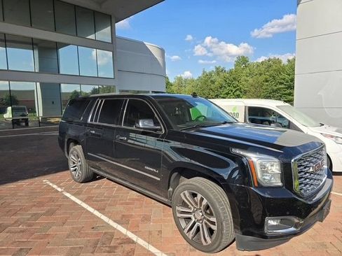 Used 2019 GMC Yukon XL Denali w/ Denali Ultimate Package AWD/4WD image 6