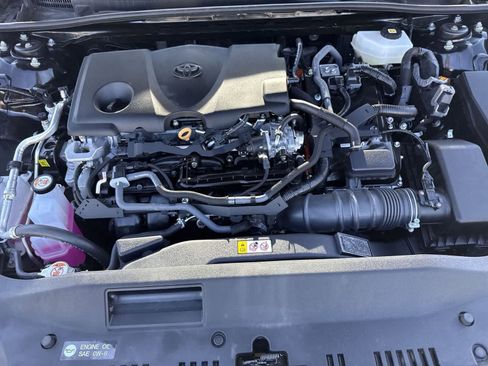 Used 2025 Toyota Camry LE AWD/4WD image 33