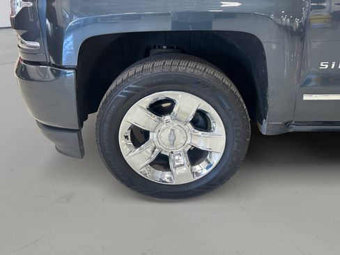 Used 2018 Chevrolet Silverado 1500 LTZ Z71 w/ LTZ Plus Package AWD/4WD image 9