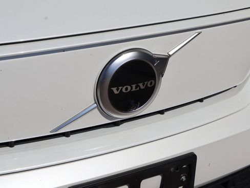 Used 2021 Volvo XC40 P8 Recharge w/ Advanced Package AWD/4WD image 2