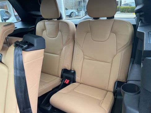 Certified 2024 Volvo XC90 B6 Ultimate w/ Protection Package Premier image 9