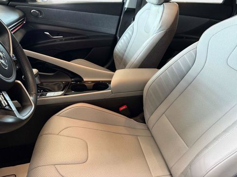 Used 2023 Hyundai Elantra Limited image 20