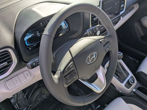 Certified 2026 Hyundai Venue SEL FWD image 16